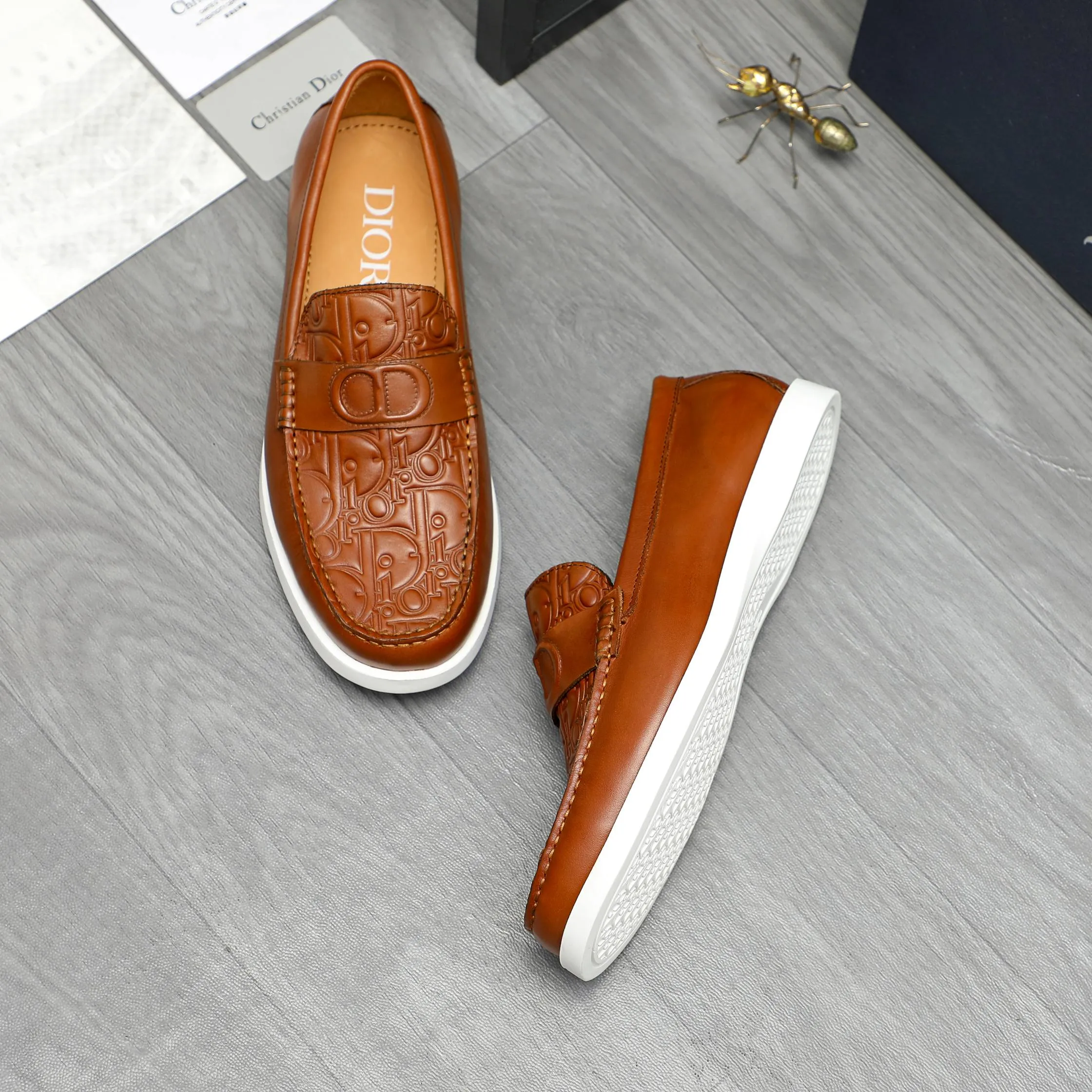 Men's shoes 💰460 Product trademark: Dior "Dior" casual slip-on leather shoes Regular size: 39-44 Product material: Selected cowhide embossed upper, cowhide lining, rubber outsole